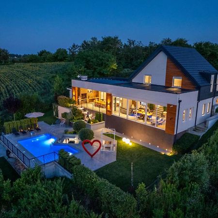 Riverside Pool Villa-Karlóca Kültér fotó