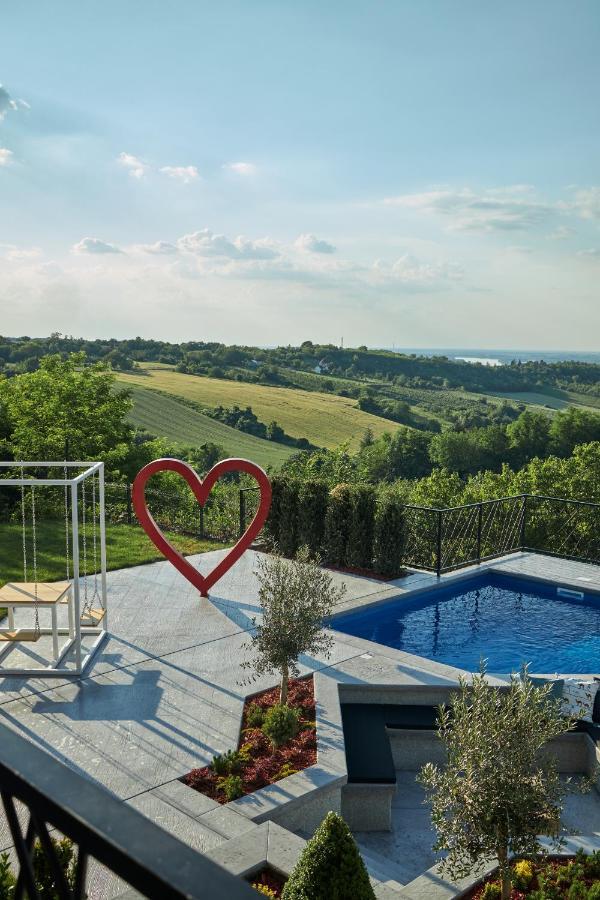 Riverside Pool Villa-Karlóca Kültér fotó